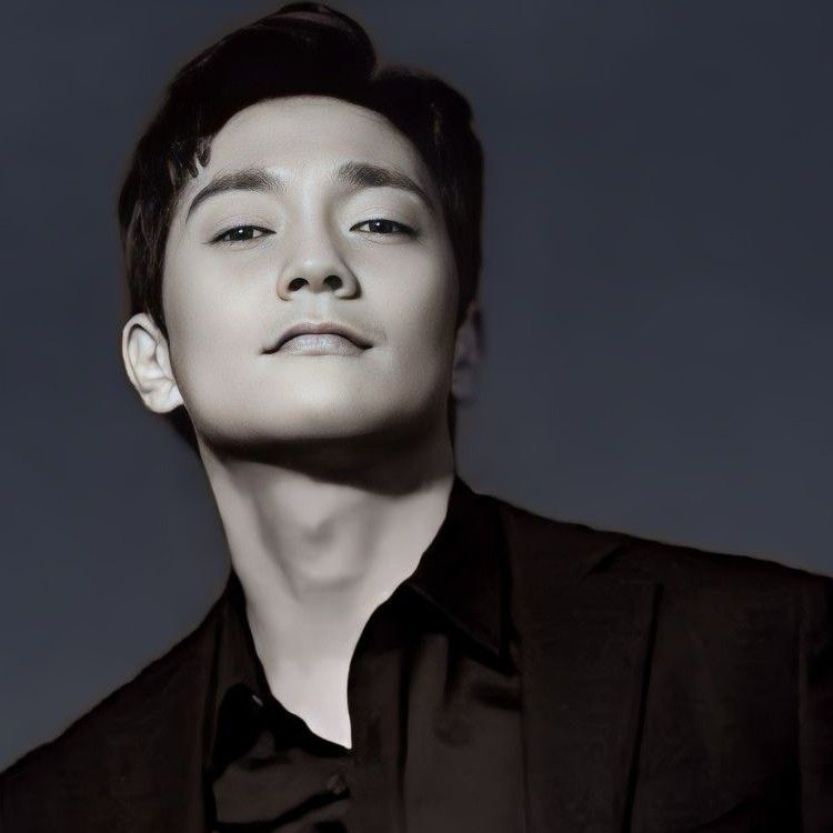 Latest photo of Son Seokkoo