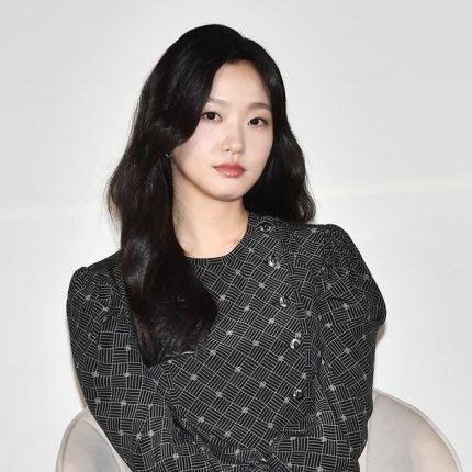 Behind-the-scenes cut of Kim Goeun