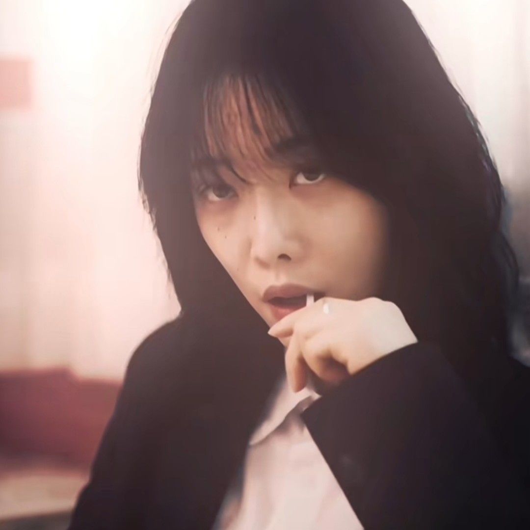 Behind-the-scenes cut of Kim Hieora