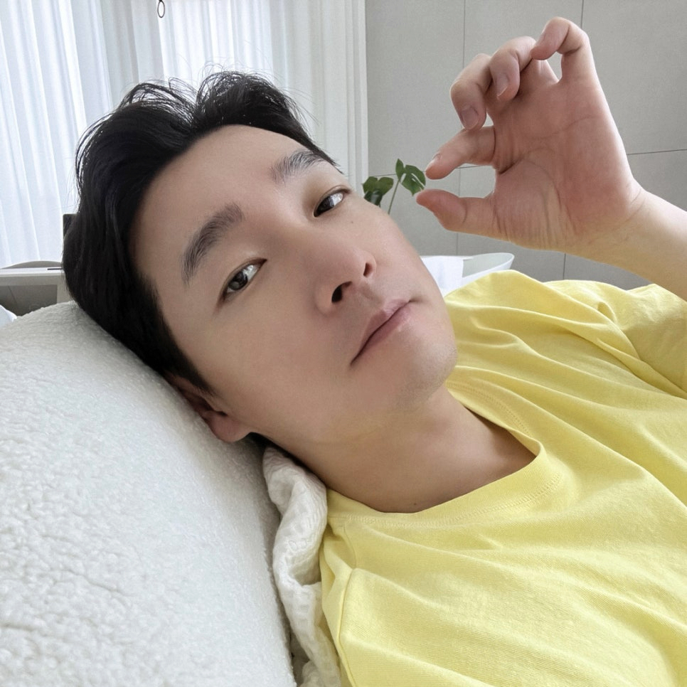 Behind-the-scenes cut of Cho Seungwoo 