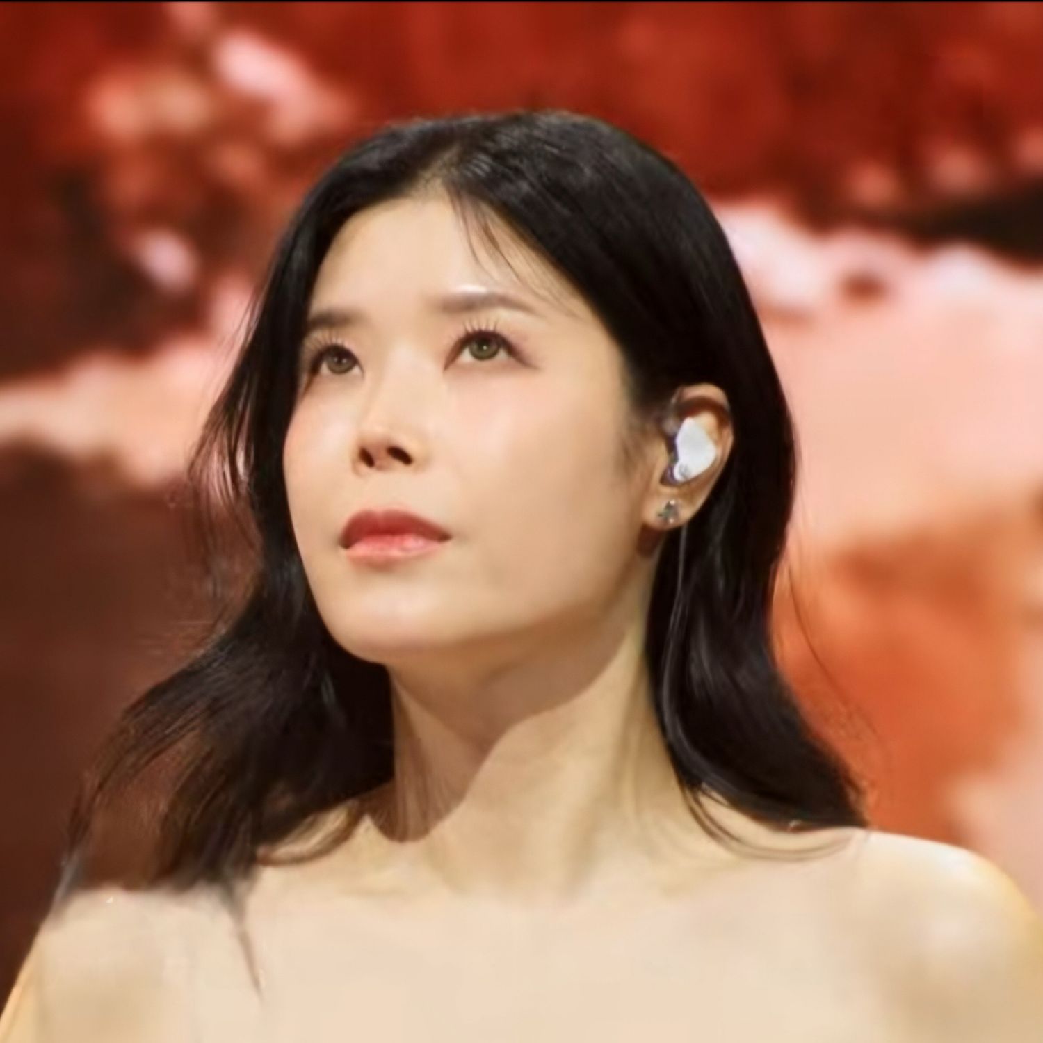 Behind-the-scenes cut of LYn
