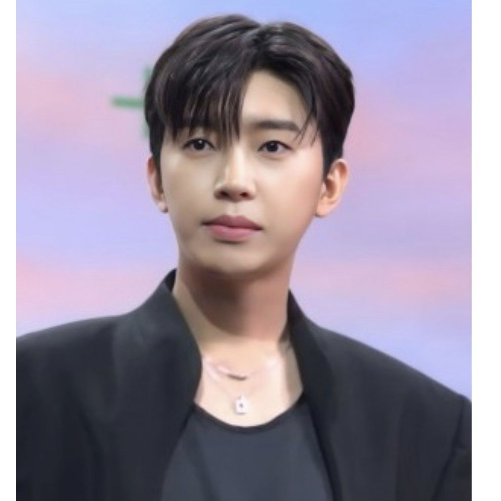 Latest photo of Lim Youngwoong