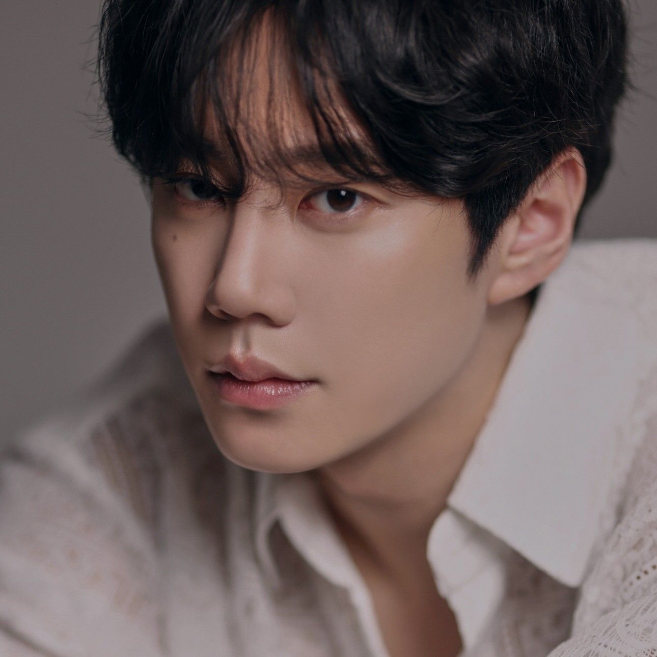 Behind-the-scenes cut of Lee Junyoung