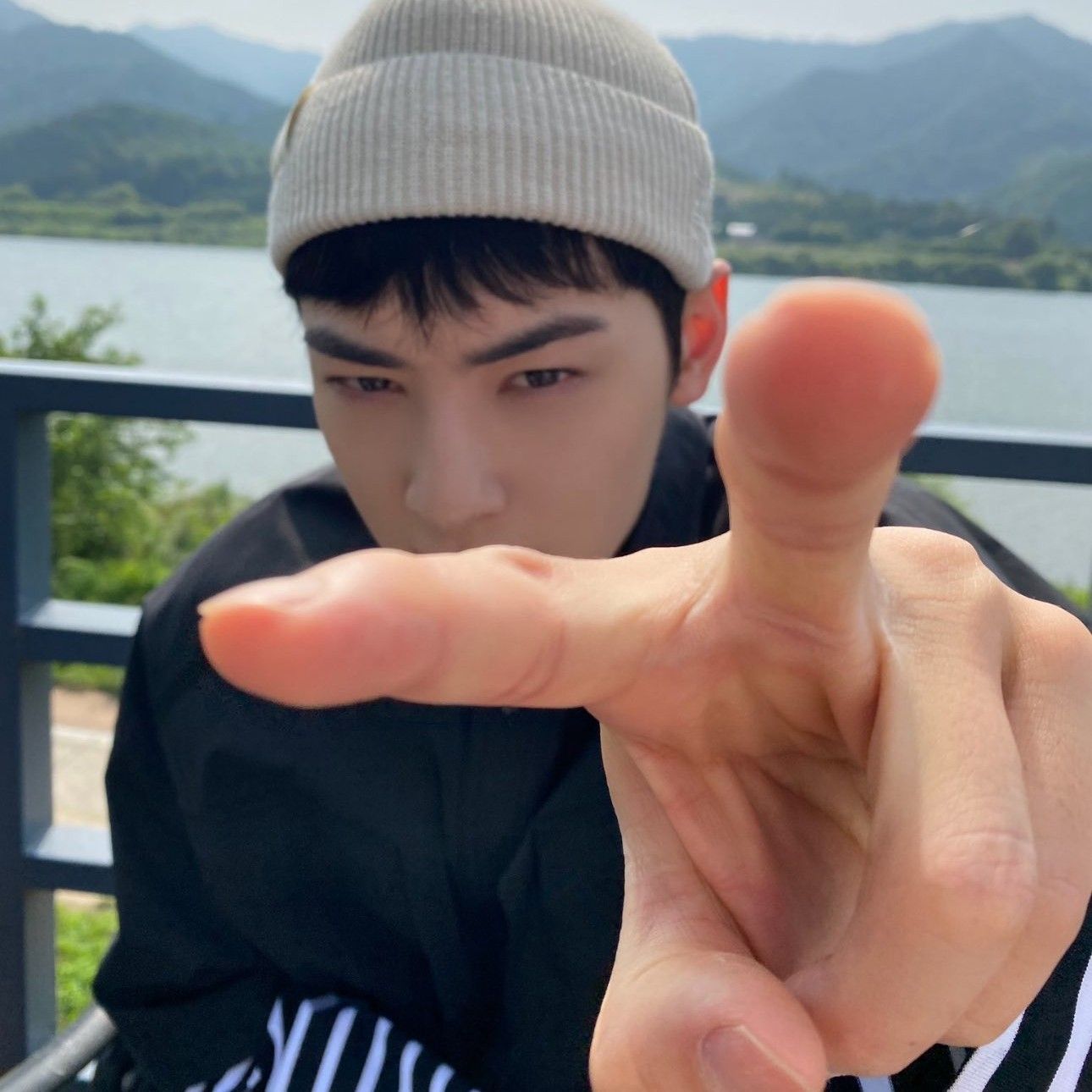 粉丝拍下的车银优瞬间