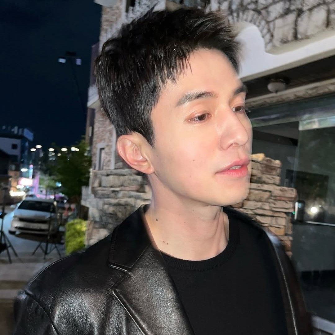 Latest photo of Lee Dongwook