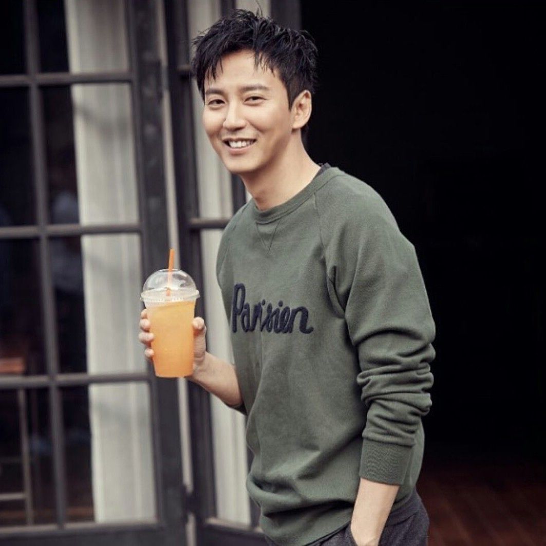 Behind-the-scenes cut of Kim Namgil