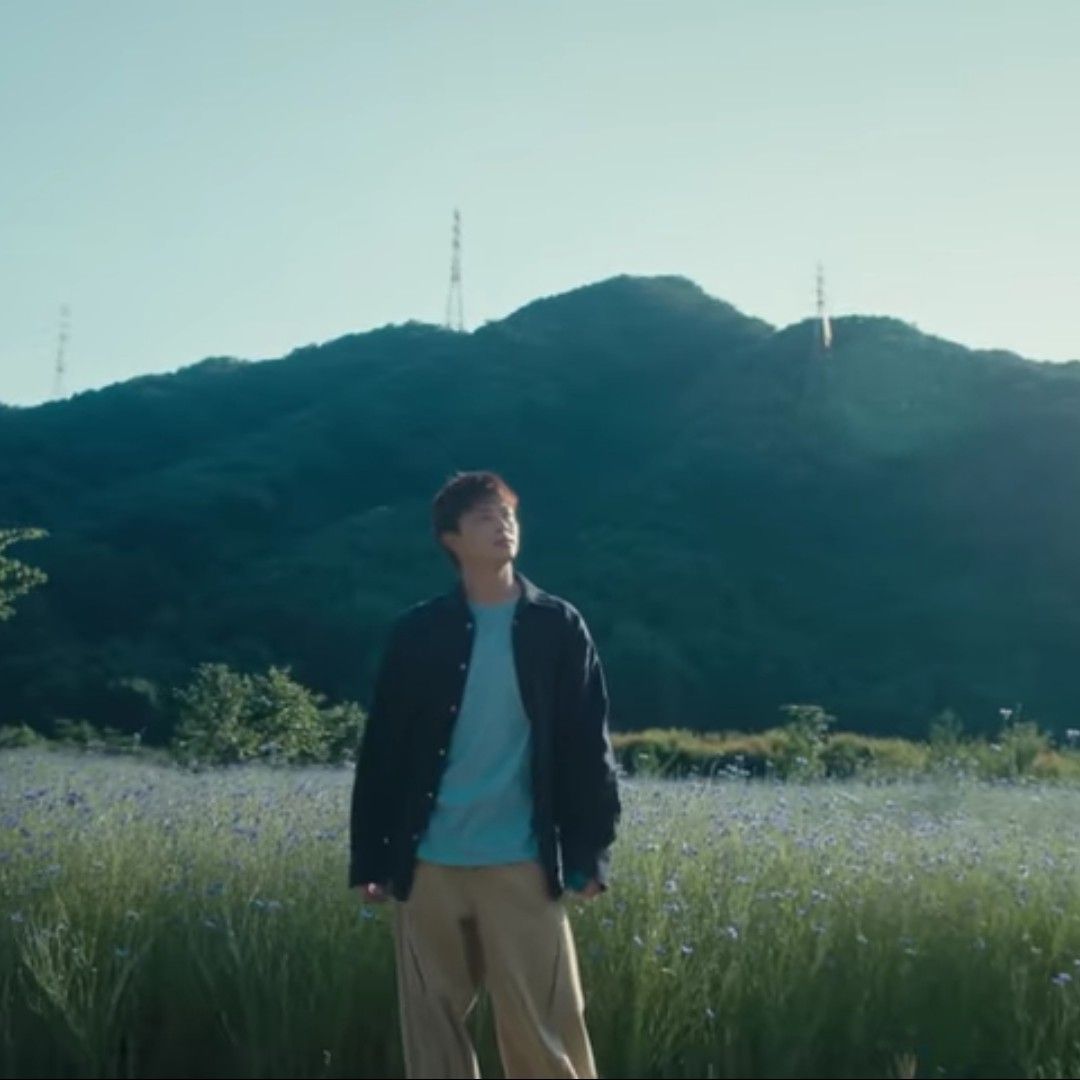 A moment captured by a fan of Yook Sungjae