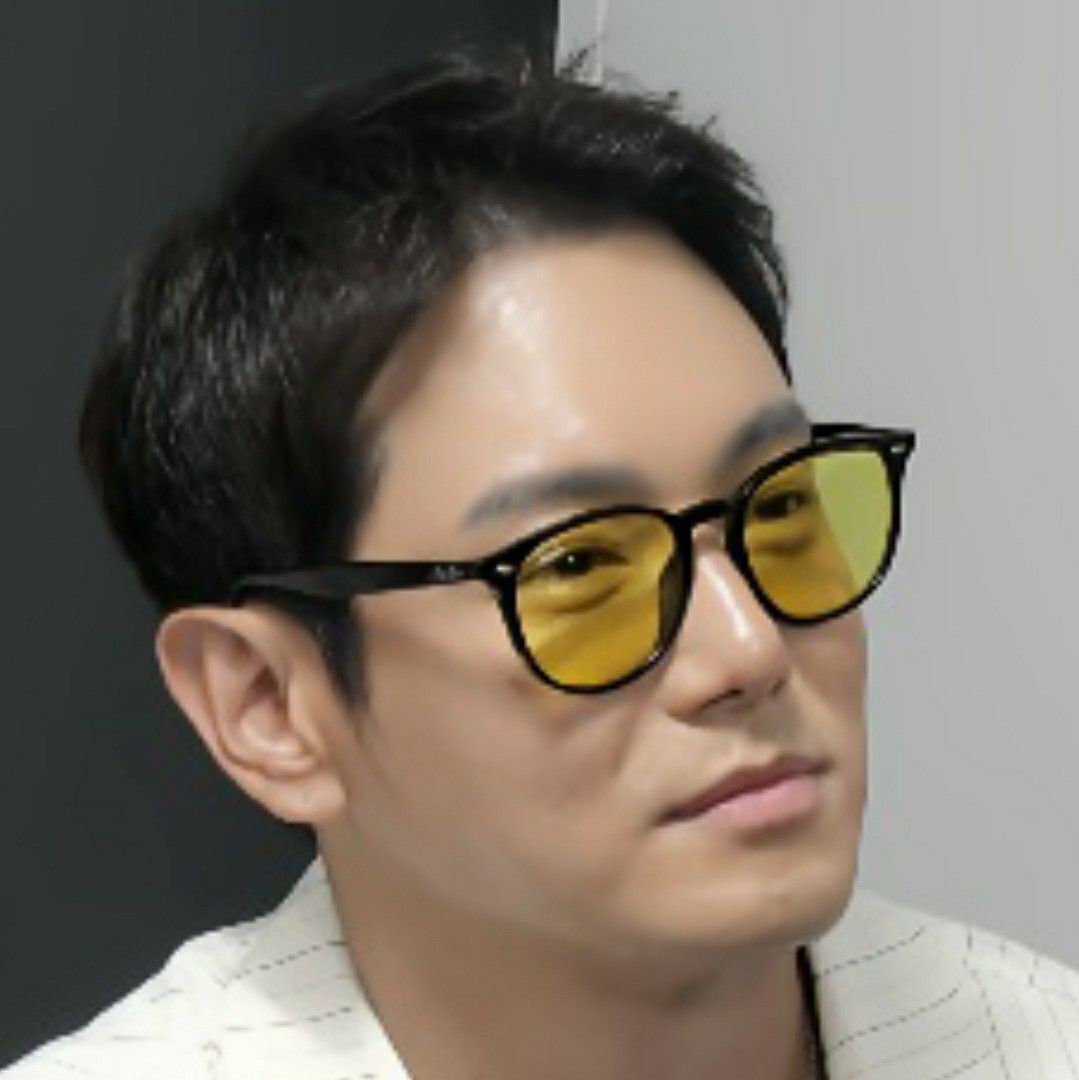 Behind-the-scenes cut of Hwanhee
