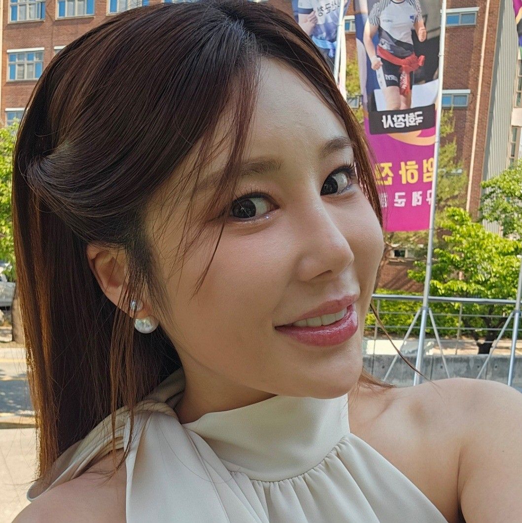 A moment captured by a fan of Kim Soyou