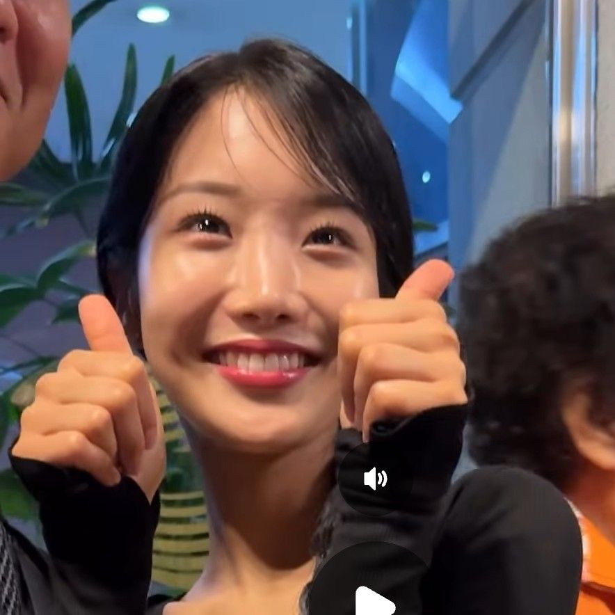 Behind-the-scenes cut of Kim Soyeon (2004)