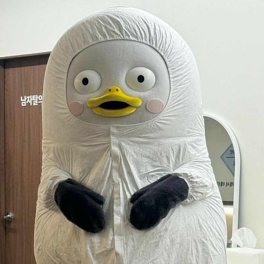 Behind-the-scenes cut of Pengsoo