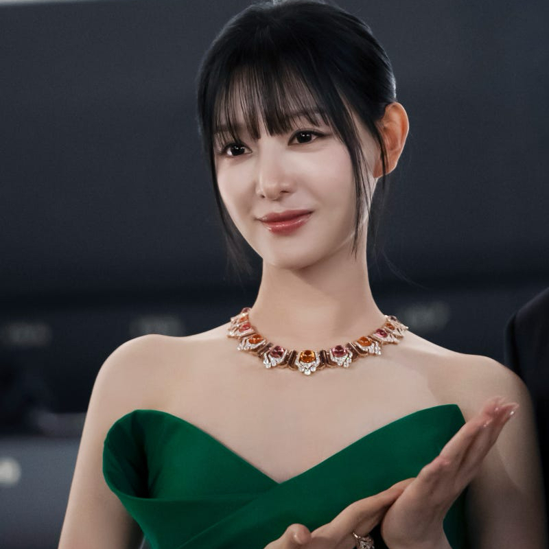 Behind-the-scenes cut of Kim Jiwon