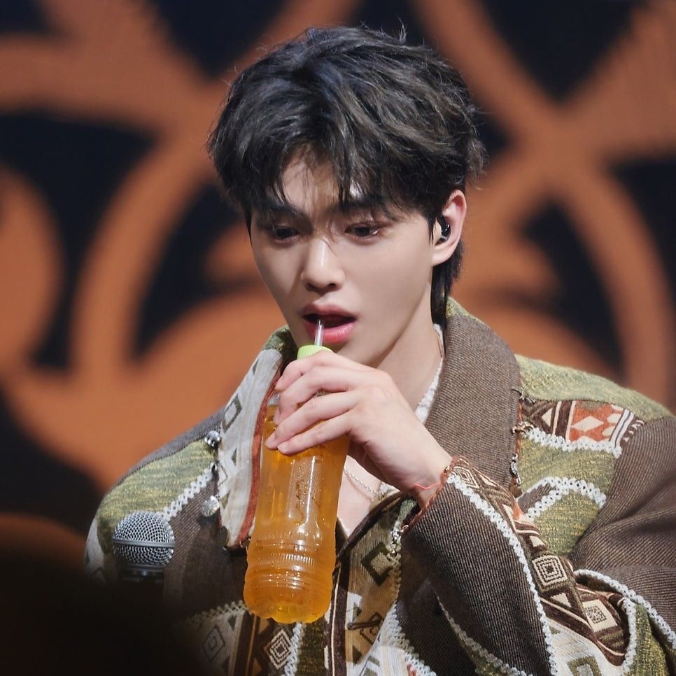 Latest photo of Song Kang