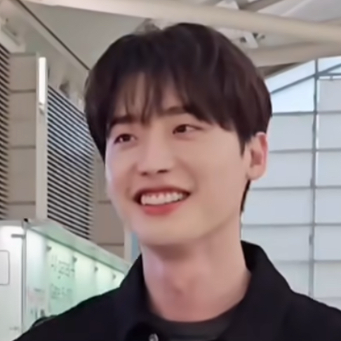 A moment captured by a fan of Lee Jongsuk