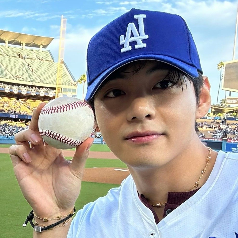 Recent activity shot of Kim Taehyung (V)
