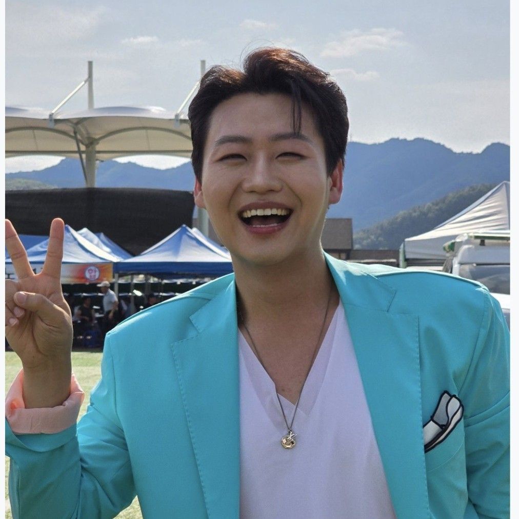 Behind-the-scenes cut of Min Soohyun