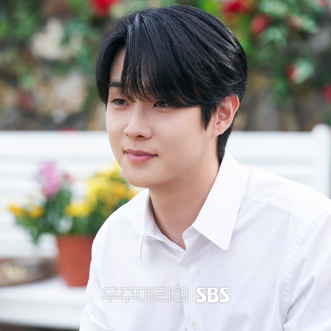 Behind-the-scenes cut of Choi Wooshik