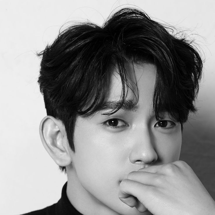 Behind-the-scenes cut of Park Jinyoung