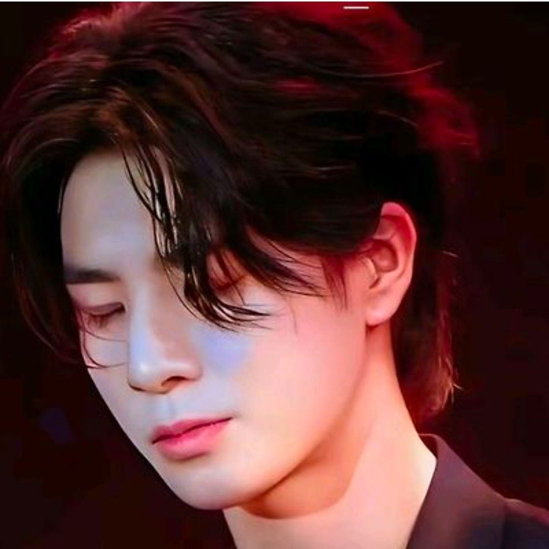 Momen yang diabadikan oleh penggemar Jeong Dongwon