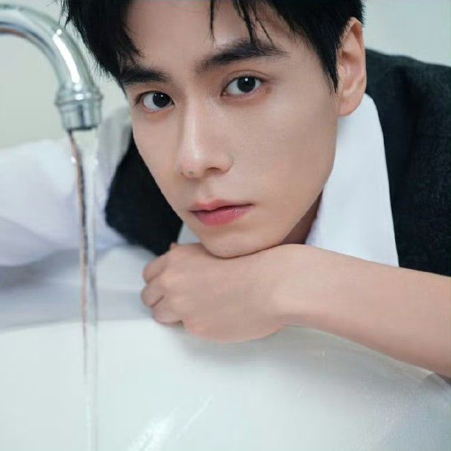 Recent activity shot of Hu Yitian