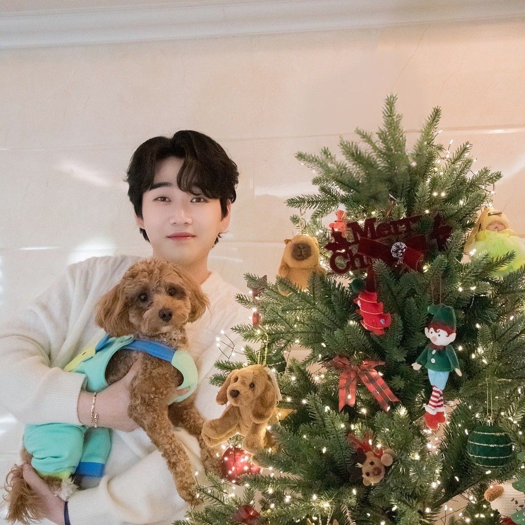 Latest photo of Hwang Youngwoong