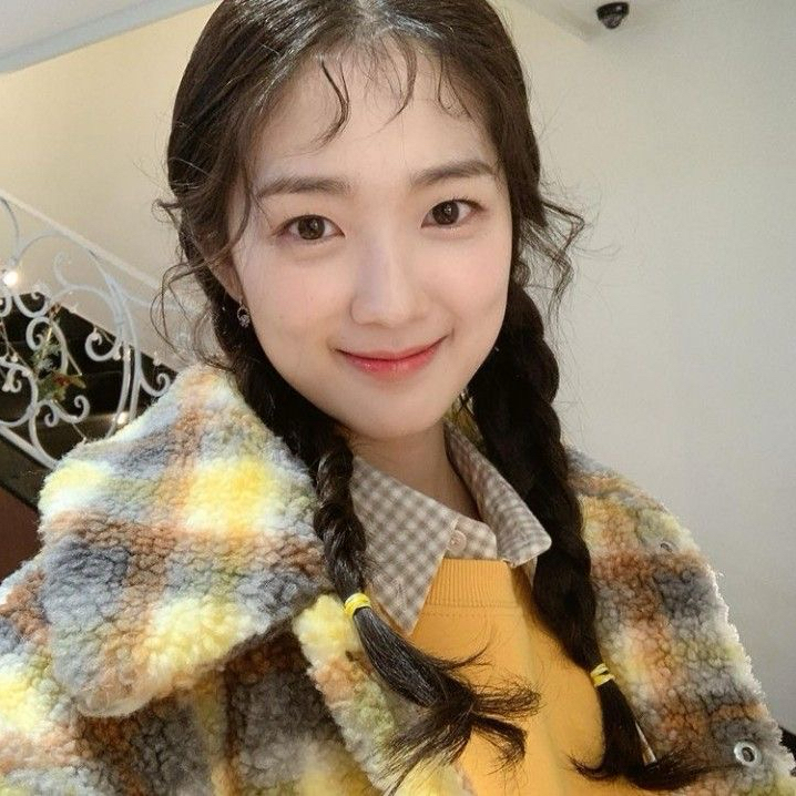 Recent activity shot of Kim Hyeyoon