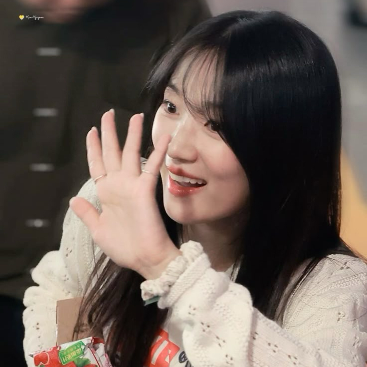 A moment captured by a fan of Kim Hyeyoon