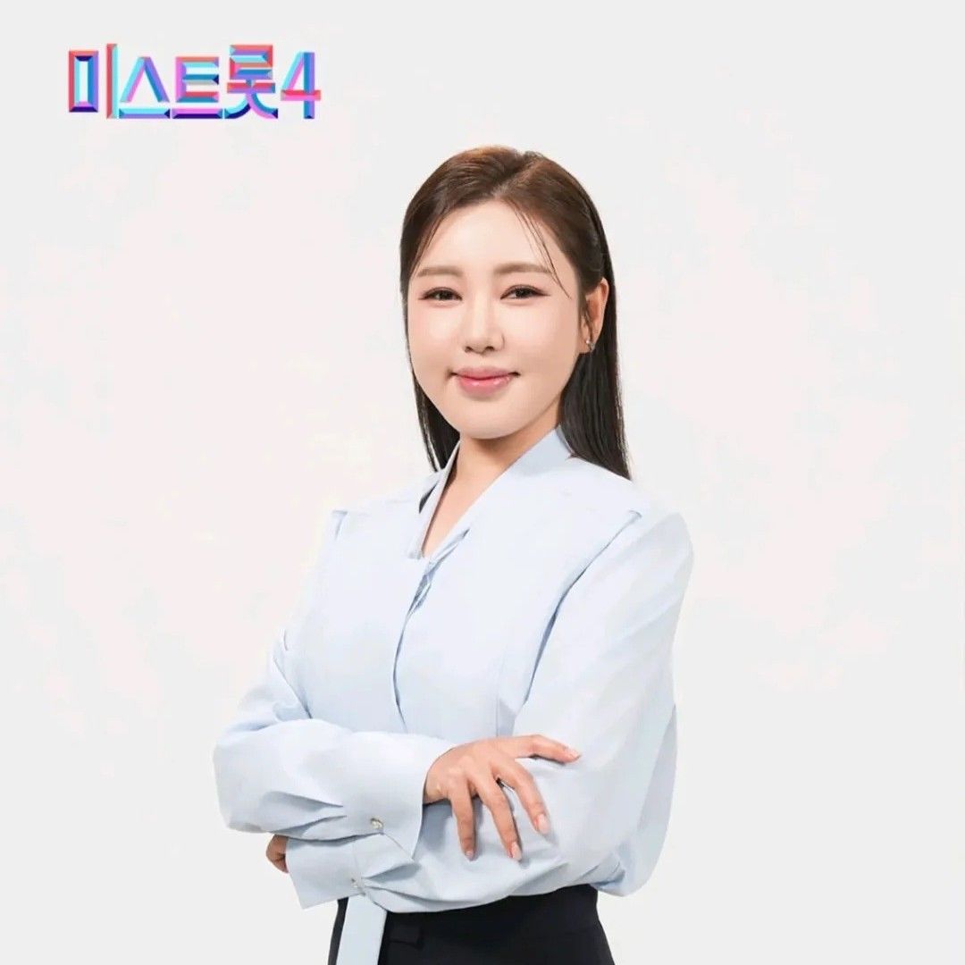 Foto terbaru dari Song Gain