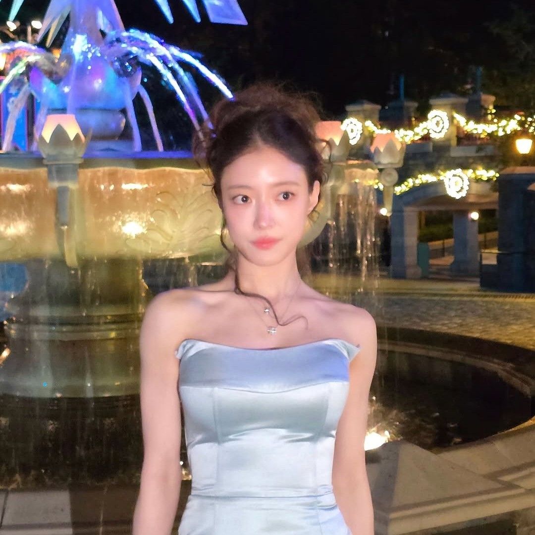 A moment captured by a fan of Lee Seyoung