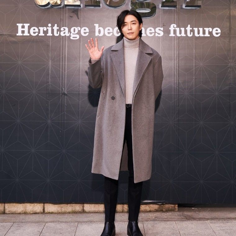 Behind-the-scenes cut of Kim Jaewook
