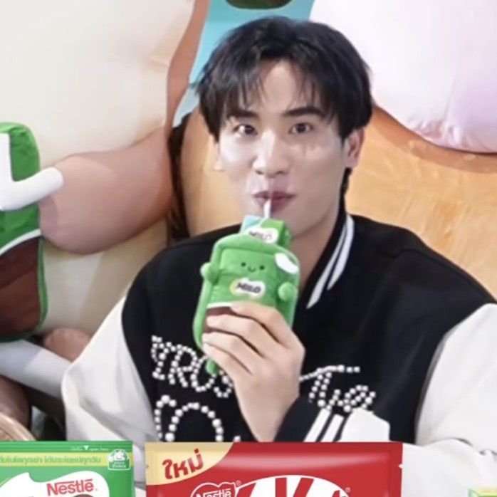 A moment captured by a fan of Tay Tawan Vihokratana