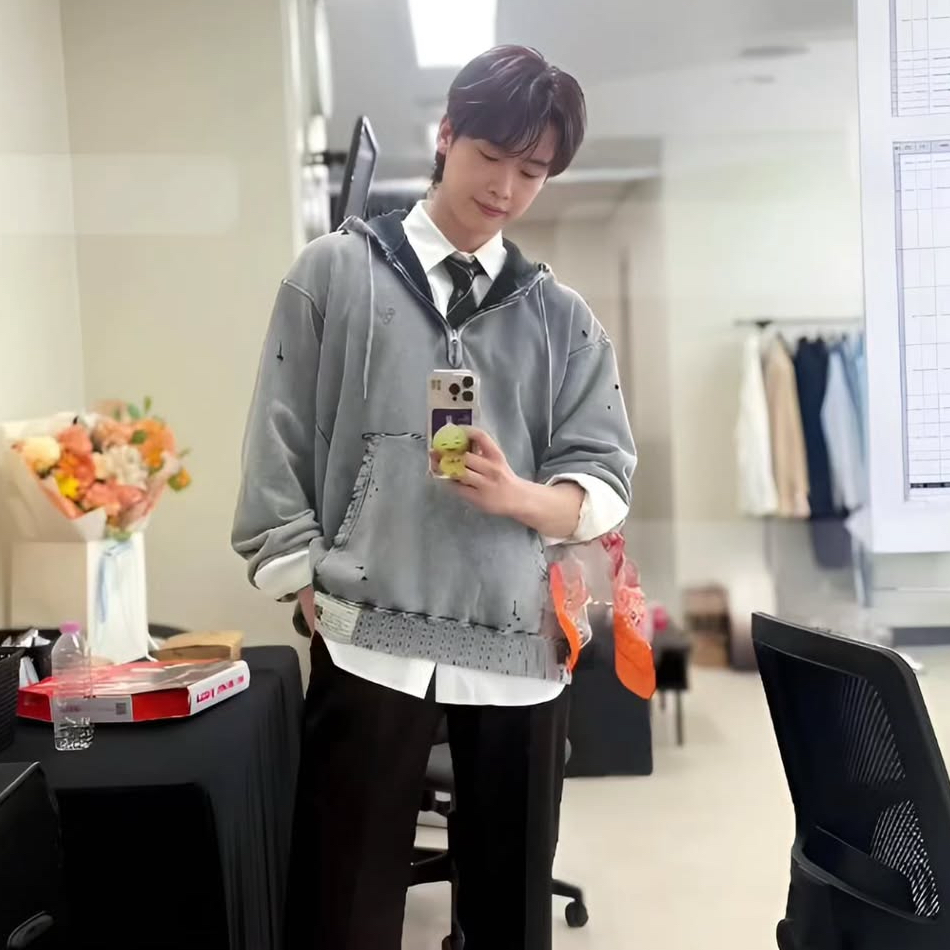 Latest photo of Lee Jongsuk