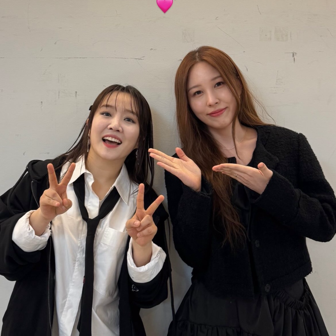 A moment captured by a fan of Younha