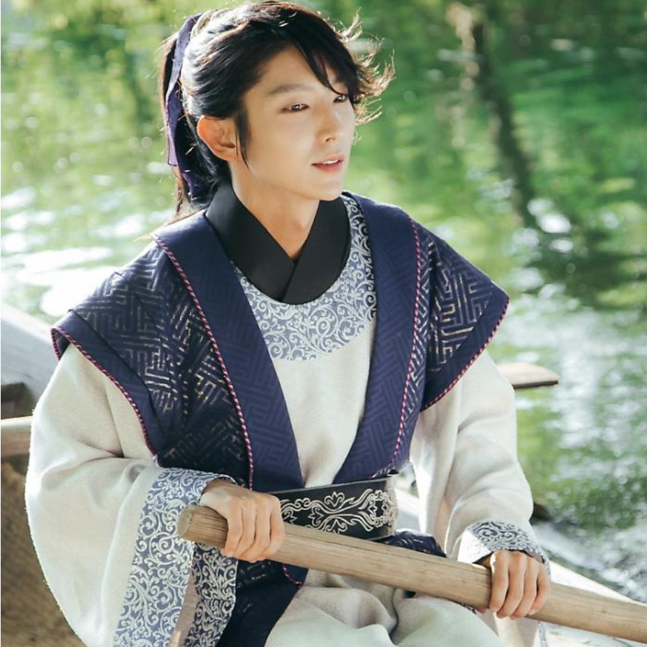 Behind-the-scenes cut of Lee Joongi