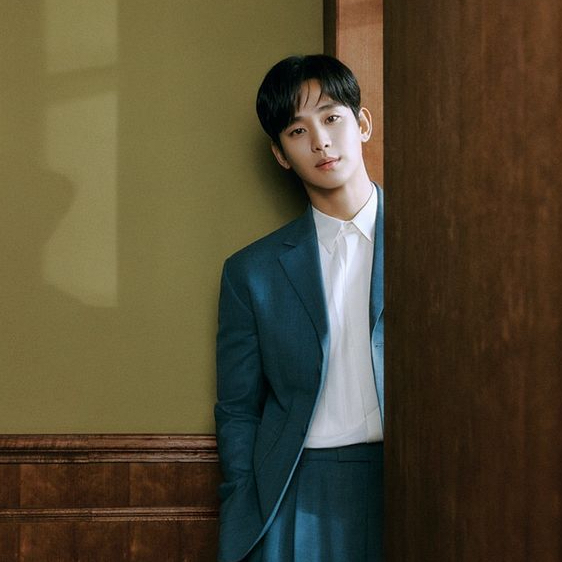 キム・スヒョンの最近の活動ショット