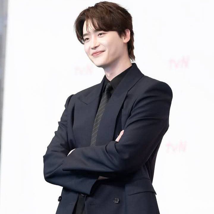 A moment captured by a fan of Lee Jongsuk