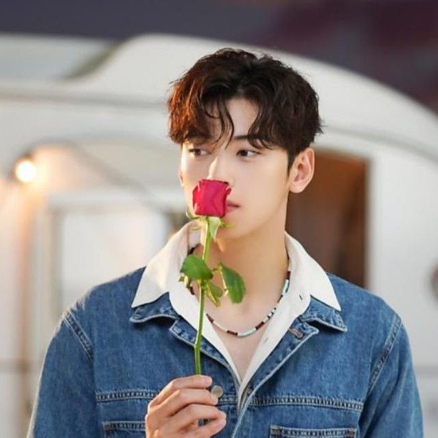 Latest photo of Cha Eunwoo