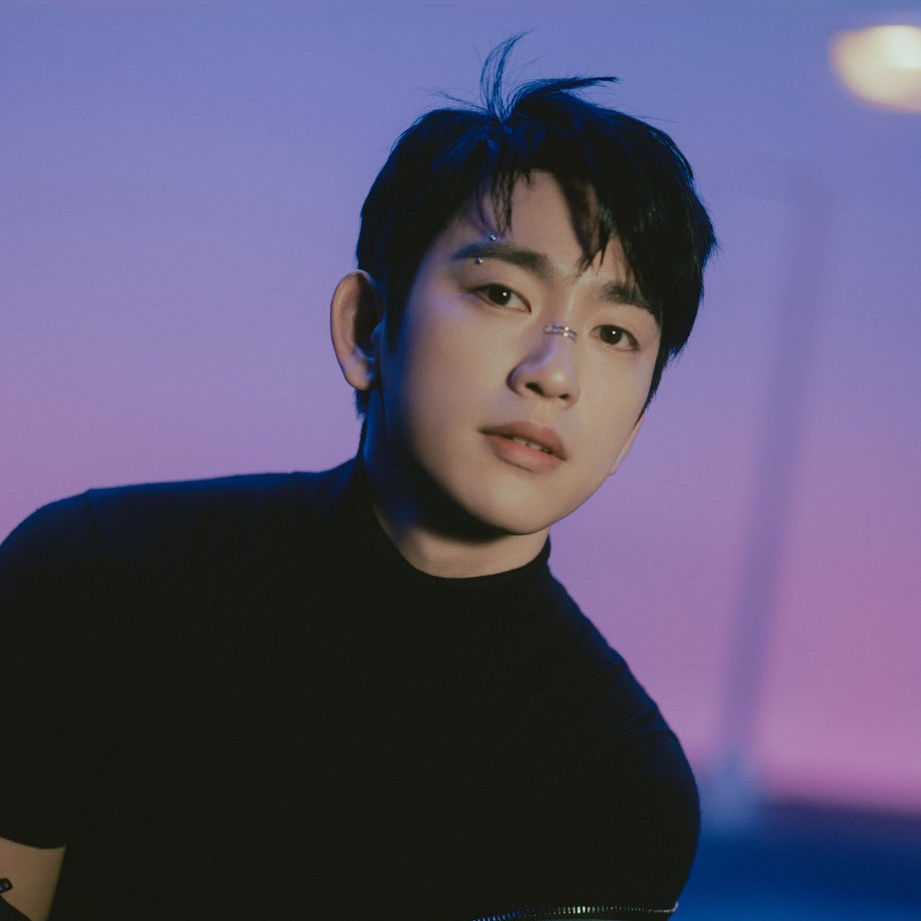 Recent activity shot of Park Jinyoung