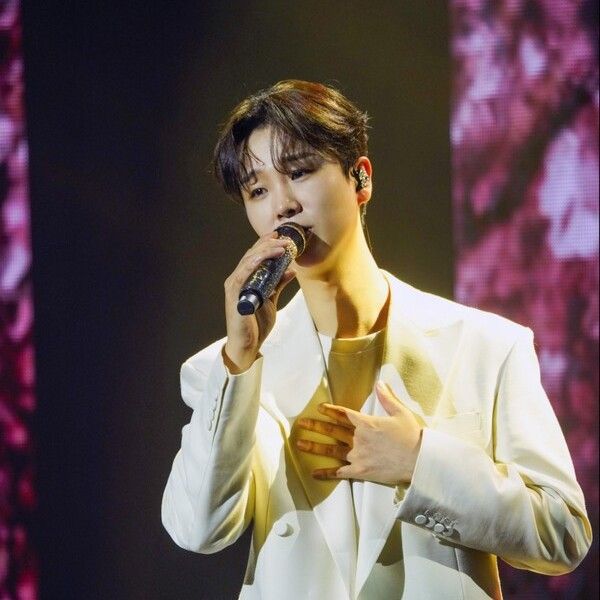 Behind-the-scenes cut of Song Minjun