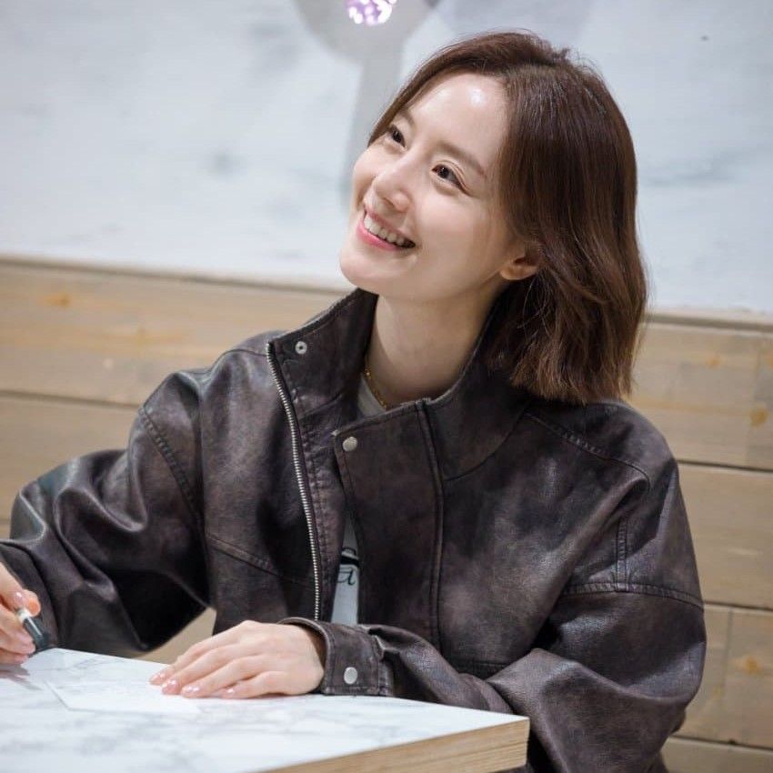 Recent activity shot of Moon Chaewon
