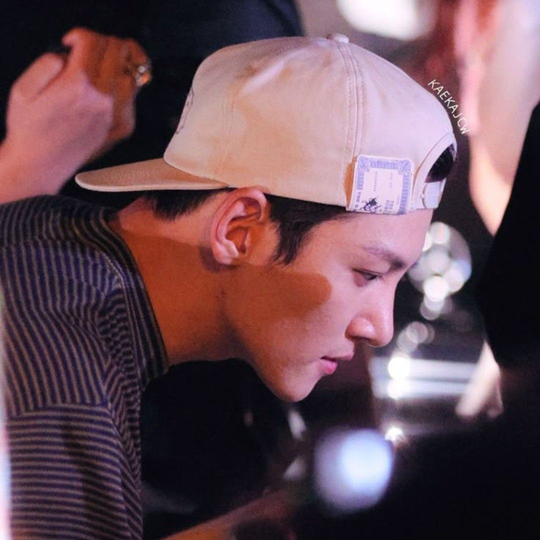 粉丝拍下的池昌旭瞬间