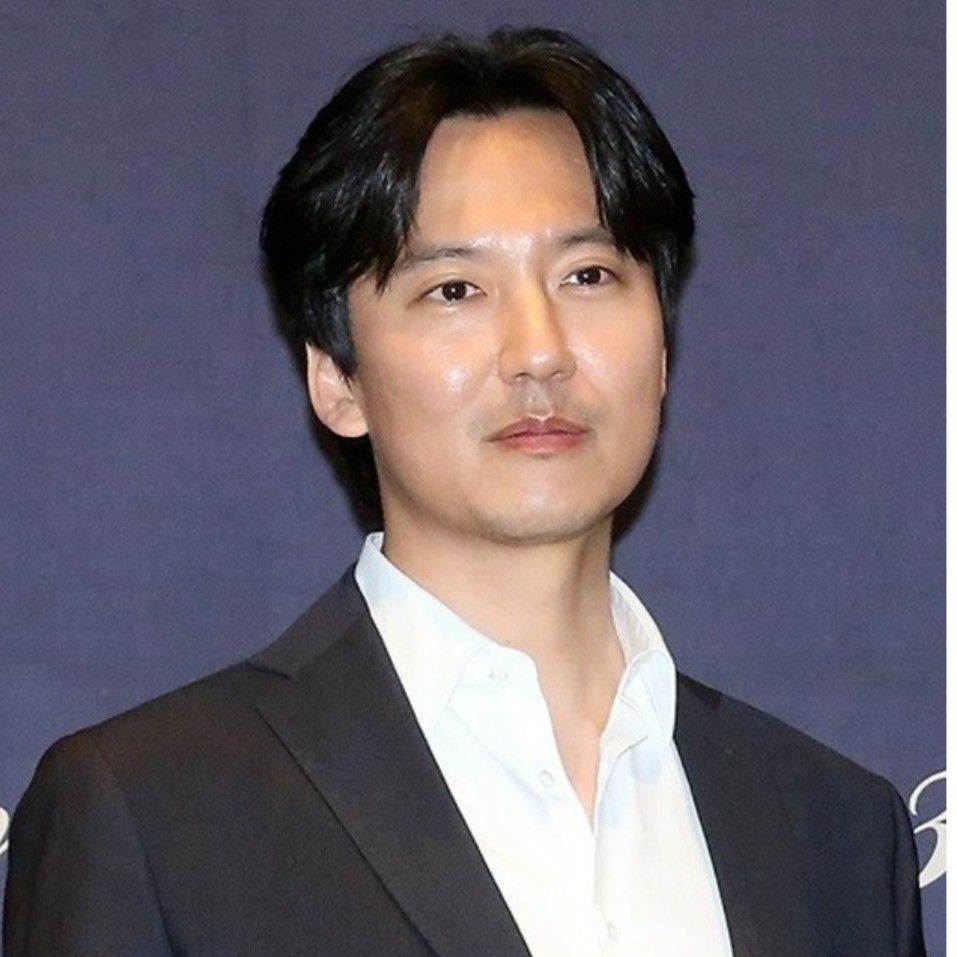 Behind-the-scenes cut of Kim Namgil
