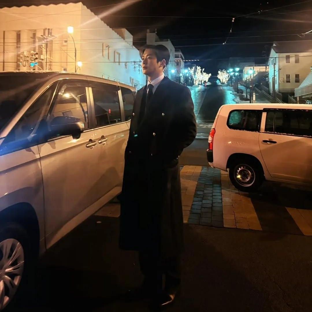 로운의 비하인드 컷