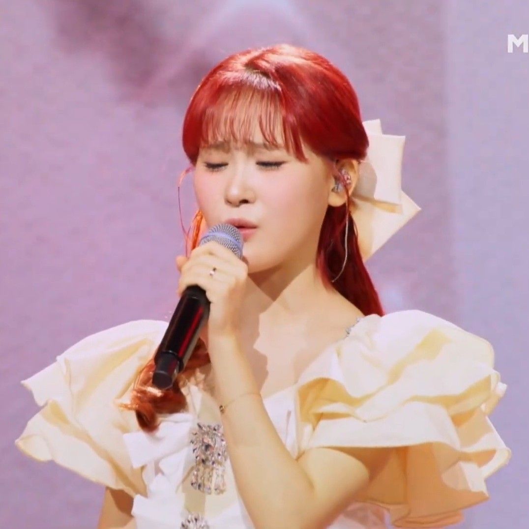 A moment captured by a fan of Kim Dahyun