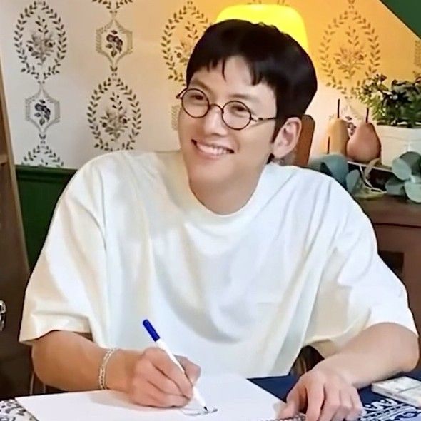 A moment captured by a fan of Ji Changwook
