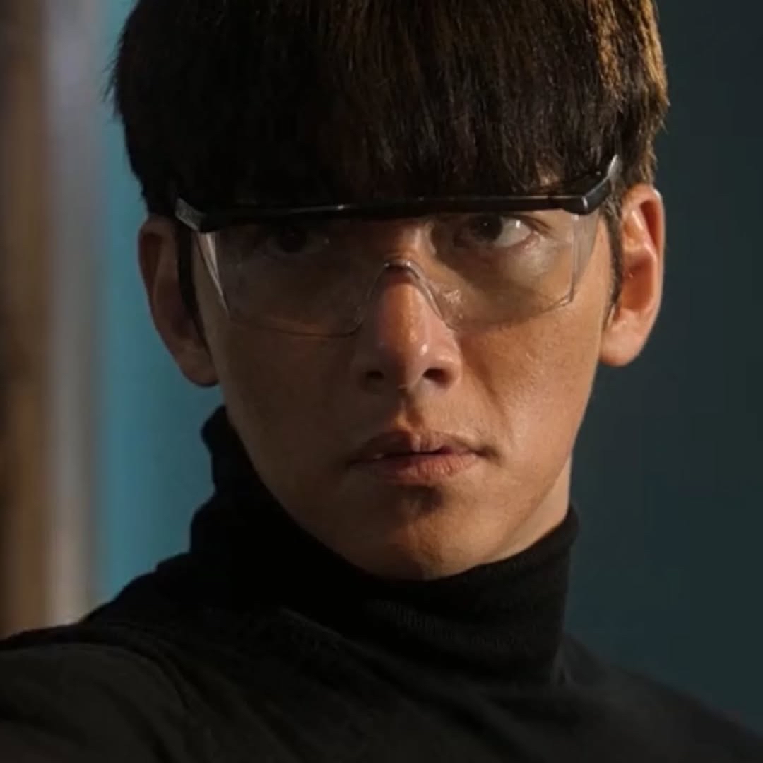 Behind-the-scenes cut of Ji Changwook