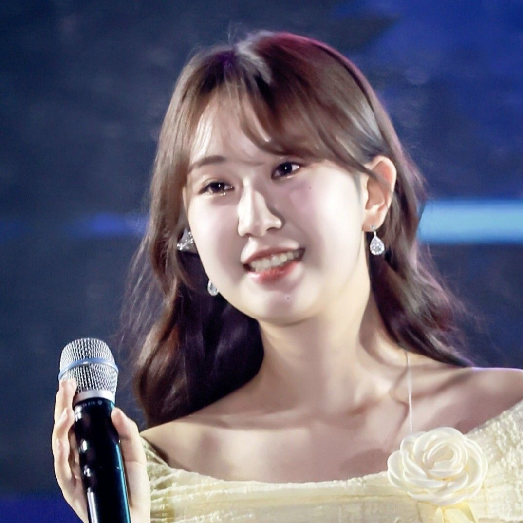 Momen yang diabadikan oleh penggemar Jeon Yujin