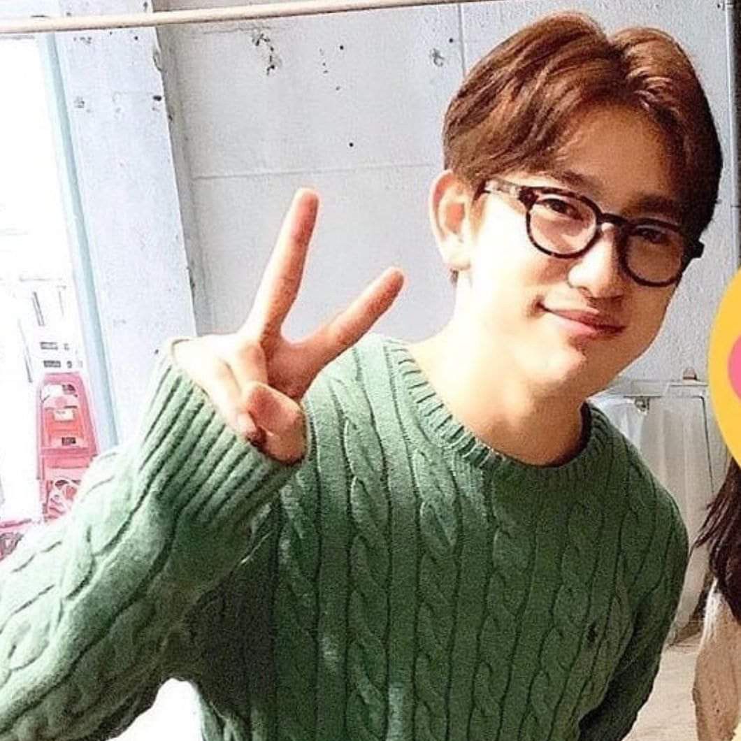 Behind-the-scenes cut of Park Jinyoung