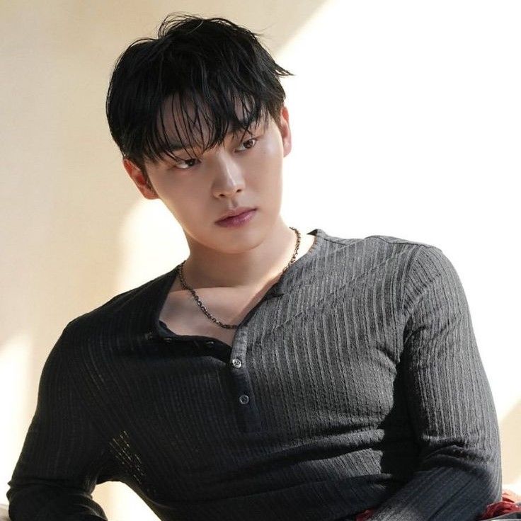 Behind-the-scenes cut of Choi Hyunwook