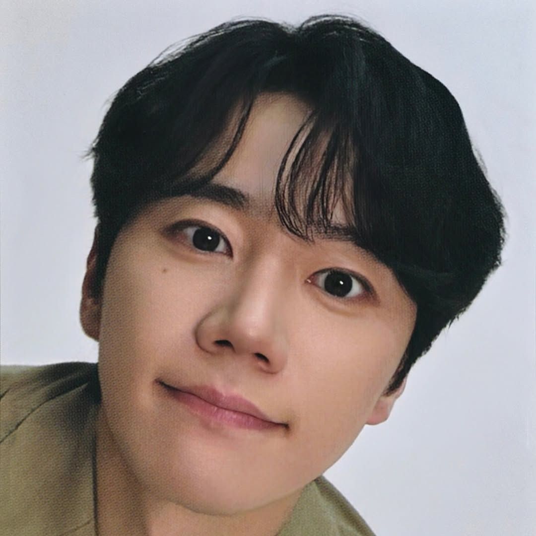 Recent activity shot of Lee Junyoung